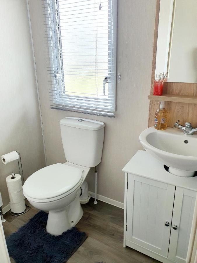 Premium Accommodation With Luxury Hot-Tub And Decking Area, Near Fantasy Island Ingoldmells Extérieur photo