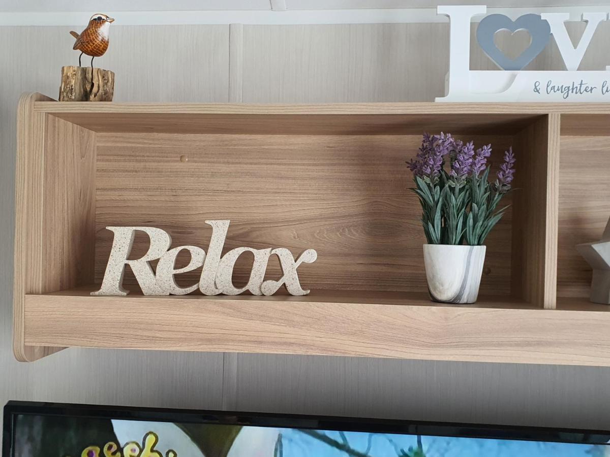 Premium Accommodation With Luxury Hot-Tub And Decking Area, Near Fantasy Island Ingoldmells Extérieur photo