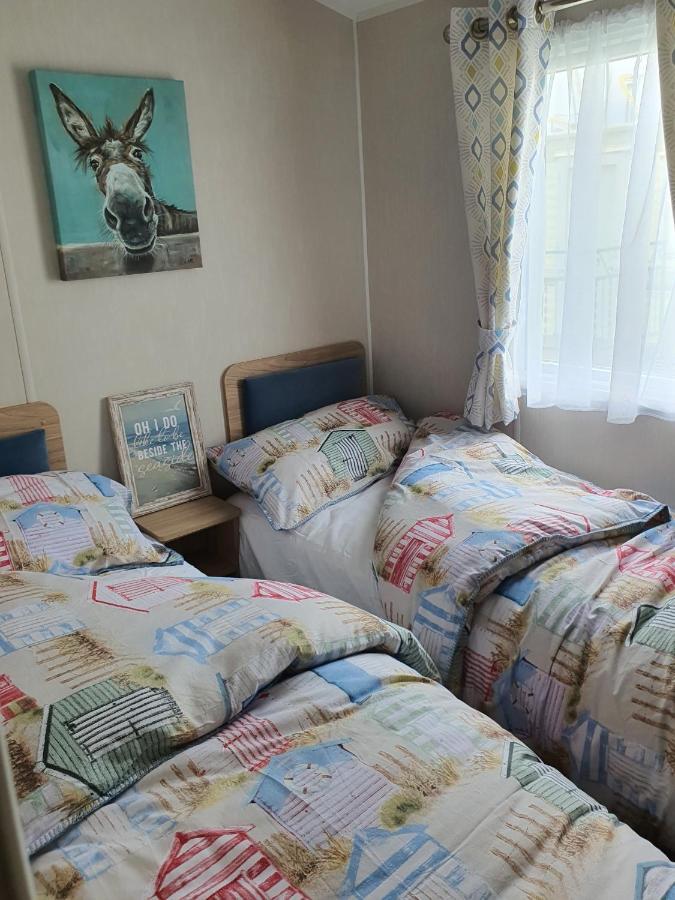 Premium Accommodation With Luxury Hot-Tub And Decking Area, Near Fantasy Island Ingoldmells Extérieur photo