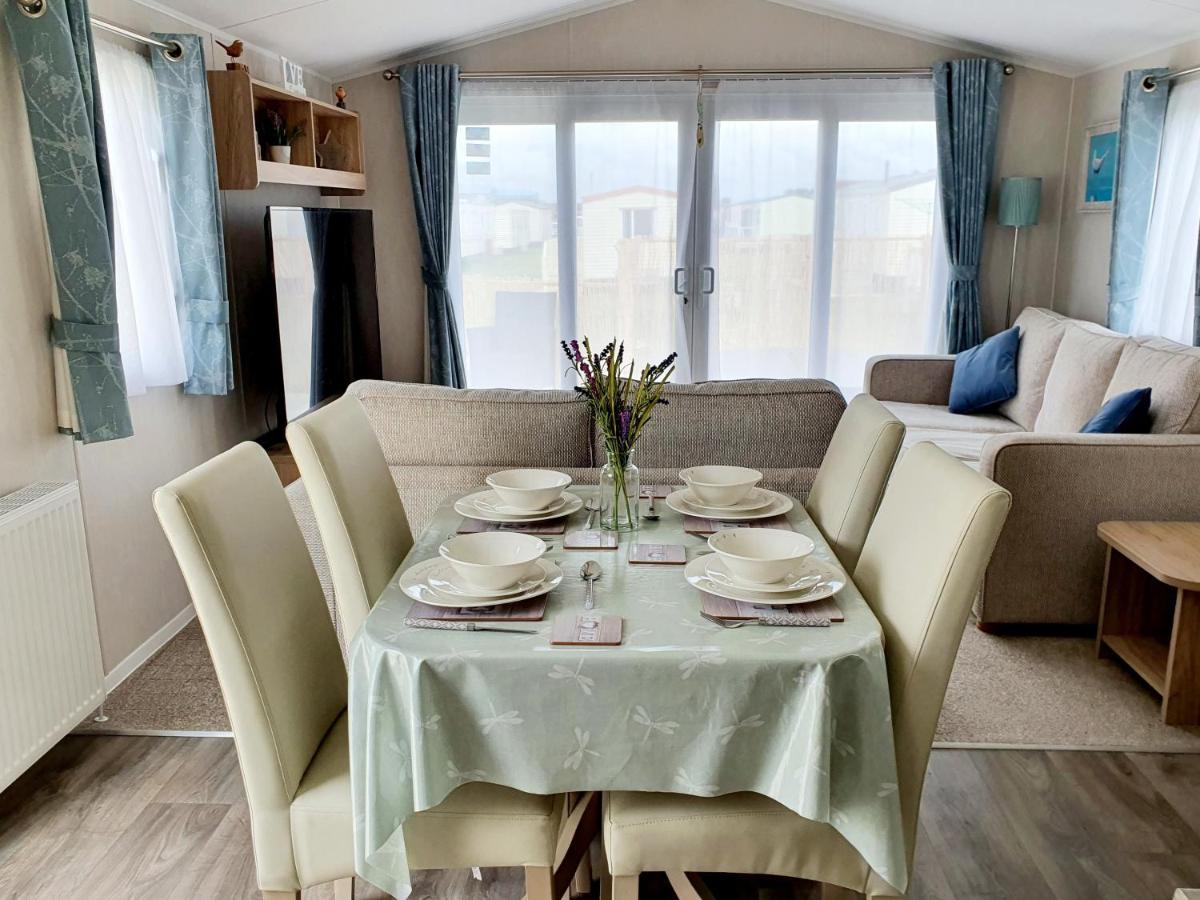 Premium Accommodation With Luxury Hot-Tub And Decking Area, Near Fantasy Island Ingoldmells Extérieur photo