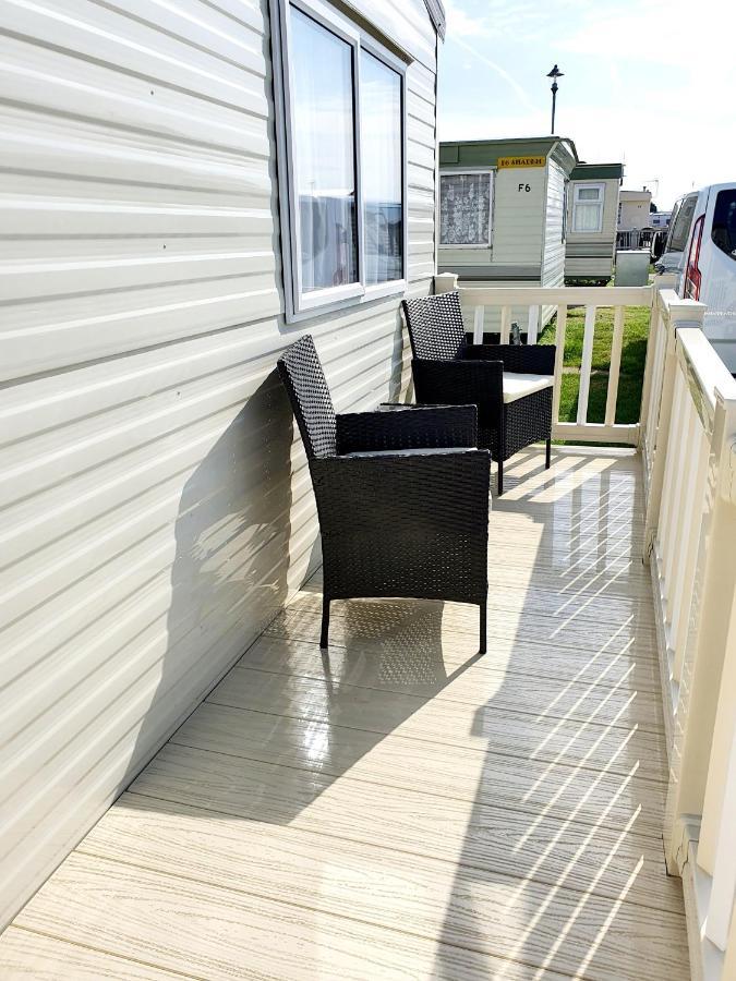 Premium Accommodation With Luxury Hot-Tub And Decking Area, Near Fantasy Island Ingoldmells Extérieur photo